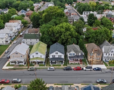 730 W John Street - Photo Thumbnail 14