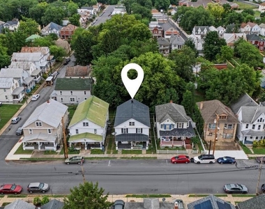 730 W John Street - Photo Thumbnail 13