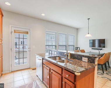 25501 Amber Gate Terrace - Photo Thumbnail 5