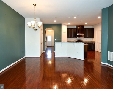 41673 Mcmonagle Square - Photo Thumbnail 1