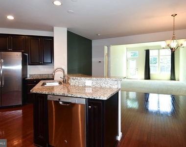41673 Mcmonagle Square - Photo Thumbnail 2