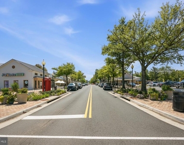 46368 Utica Square - Photo Thumbnail 32