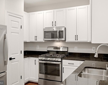 46368 Utica Square - Photo Thumbnail 10