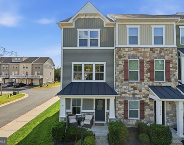 24877 Coats Square - Photo Thumbnail 1