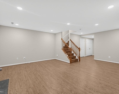 8893 Eagle Rock Lane - Photo Thumbnail 21