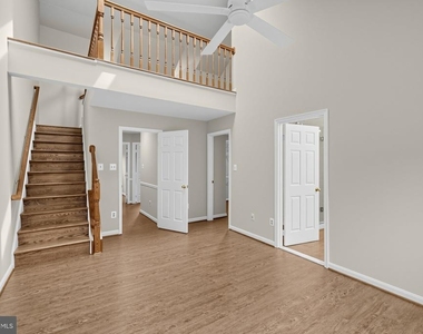 8893 Eagle Rock Lane - Photo Thumbnail 9