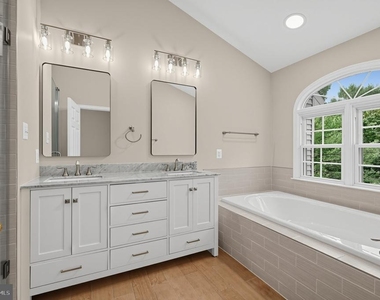 8893 Eagle Rock Lane - Photo Thumbnail 11