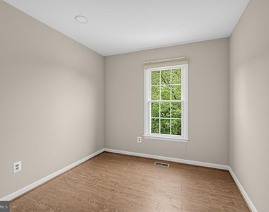 8893 Eagle Rock Lane - Photo Thumbnail 15