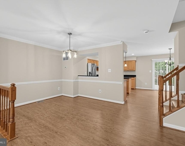 8893 Eagle Rock Lane - Photo Thumbnail 3