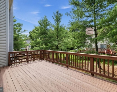 8893 Eagle Rock Lane - Photo Thumbnail 7