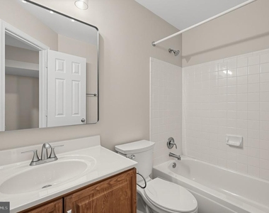 8893 Eagle Rock Lane - Photo Thumbnail 17
