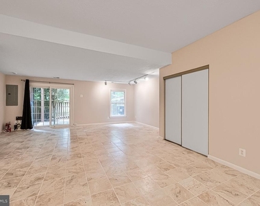 1657 Oak Spring Way - Photo Thumbnail 16