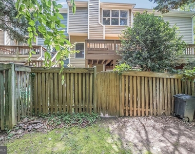 1657 Oak Spring Way - Photo Thumbnail 22