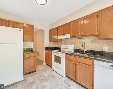 1657 Oak Spring Way - Photo Thumbnail 8