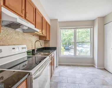 1657 Oak Spring Way - Photo Thumbnail 7