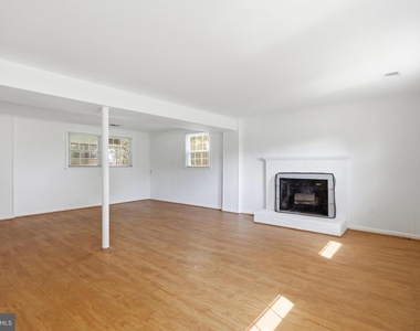 6408 Kroy Drive - Photo Thumbnail 13