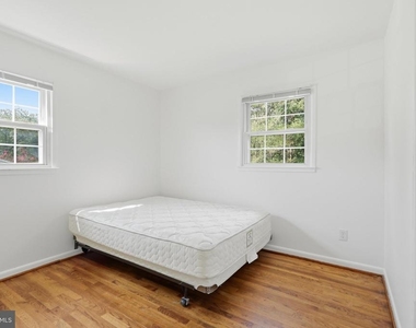 6408 Kroy Drive - Photo Thumbnail 11