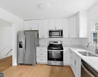 6408 Kroy Drive - Photo Thumbnail 8