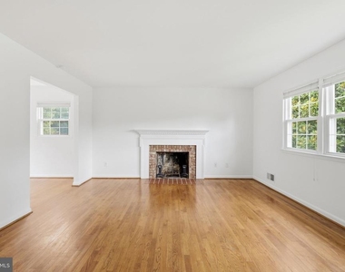 6408 Kroy Drive - Photo Thumbnail 4