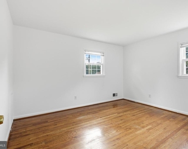 6408 Kroy Drive - Photo Thumbnail 9