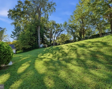 8009 Gosport Lane - Photo Thumbnail 24