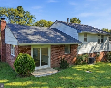 8009 Gosport Lane - Photo Thumbnail 22