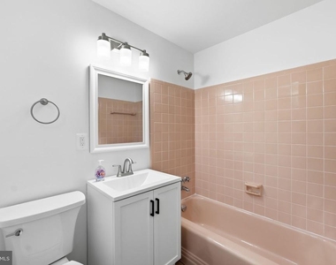 8009 Gosport Lane - Photo Thumbnail 20