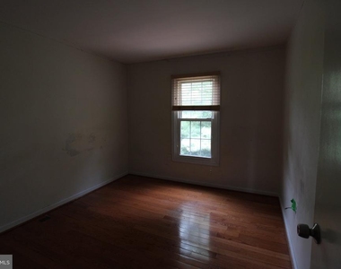 5706 Heritage Crossing Court - Photo Thumbnail 8