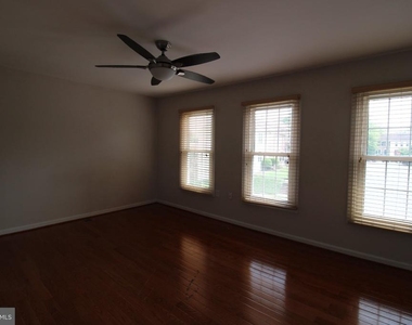 5706 Heritage Crossing Court - Photo Thumbnail 7