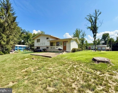 7700 Glenister Drive - Photo Thumbnail 24