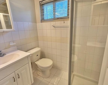 7700 Glenister Drive - Photo Thumbnail 19