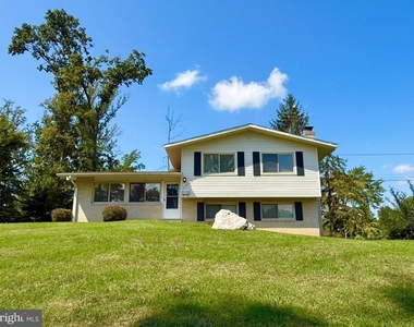 7700 Glenister Drive - Photo Thumbnail 22