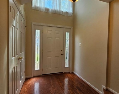 13918 Ludington Place - Photo Thumbnail 2