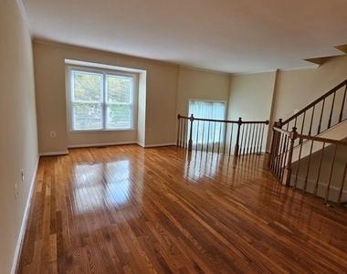 13918 Ludington Place - Photo Thumbnail 9