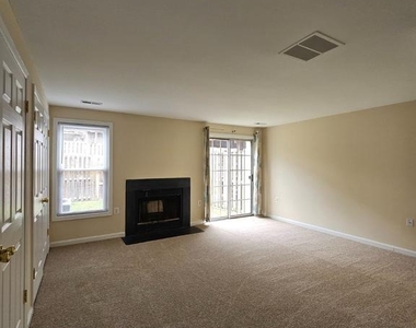 13918 Ludington Place - Photo Thumbnail 3