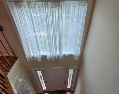 13918 Ludington Place - Photo Thumbnail 13
