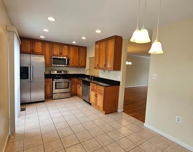 13918 Ludington Place - Photo Thumbnail 16