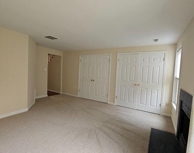 13918 Ludington Place - Photo Thumbnail 4