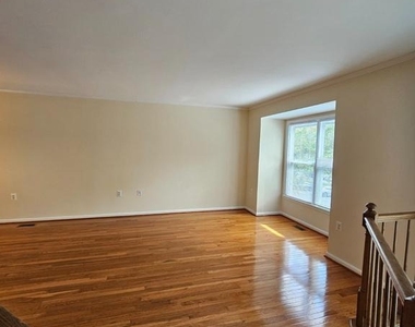 13918 Ludington Place - Photo Thumbnail 12