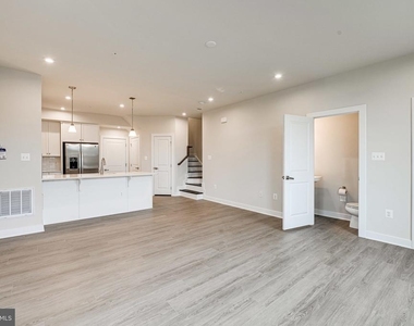 14055 Sunrise Valley Drive - Photo Thumbnail 6