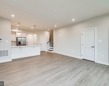 14055 Sunrise Valley Drive - Photo Thumbnail 5