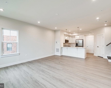 14055 Sunrise Valley Drive - Photo Thumbnail 8