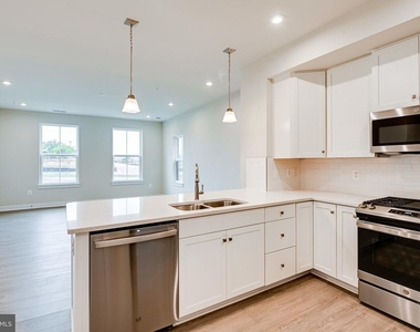 14055 Sunrise Valley Drive - Photo Thumbnail 11