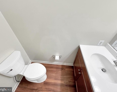 7338 Mallory Lane - Photo Thumbnail 22