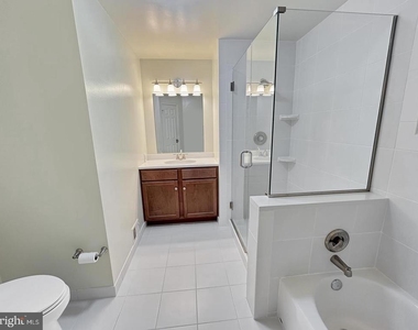 7338 Mallory Lane - Photo Thumbnail 21