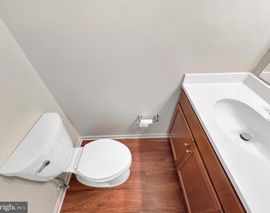 7338 Mallory Lane - Photo Thumbnail 23