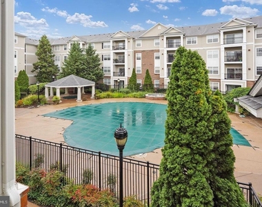 12929 Centre Park Circle - Photo Thumbnail 32