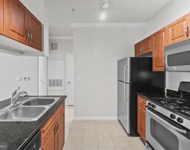 12929 Centre Park Circle - Photo Thumbnail 10