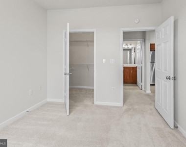 12929 Centre Park Circle - Photo Thumbnail 13