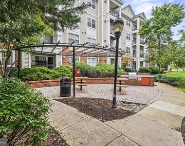 12929 Centre Park Circle - Photo Thumbnail 25
